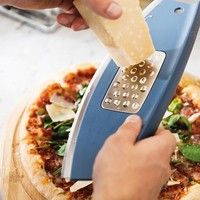 Фото Нож для пиццы с теркой для сыра Berghoff Leo 3950025