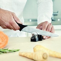 Нож кухонный Fiskars Essential 21 см 1023776